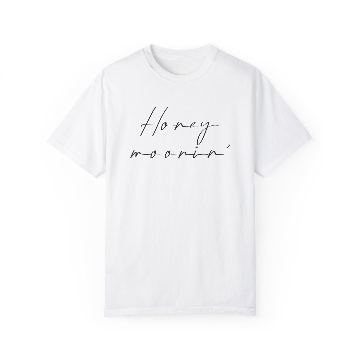 Relaxing honeymoon shirt with charming script