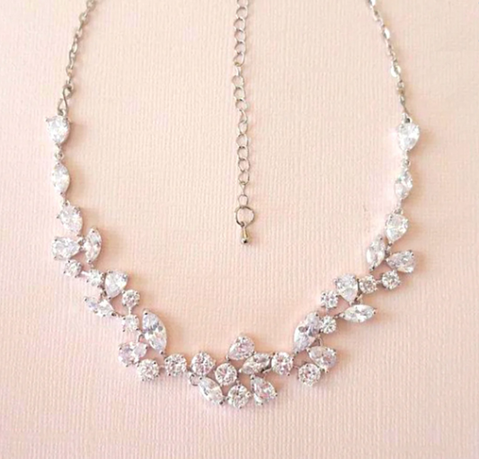 necklaces to wear wedding dress