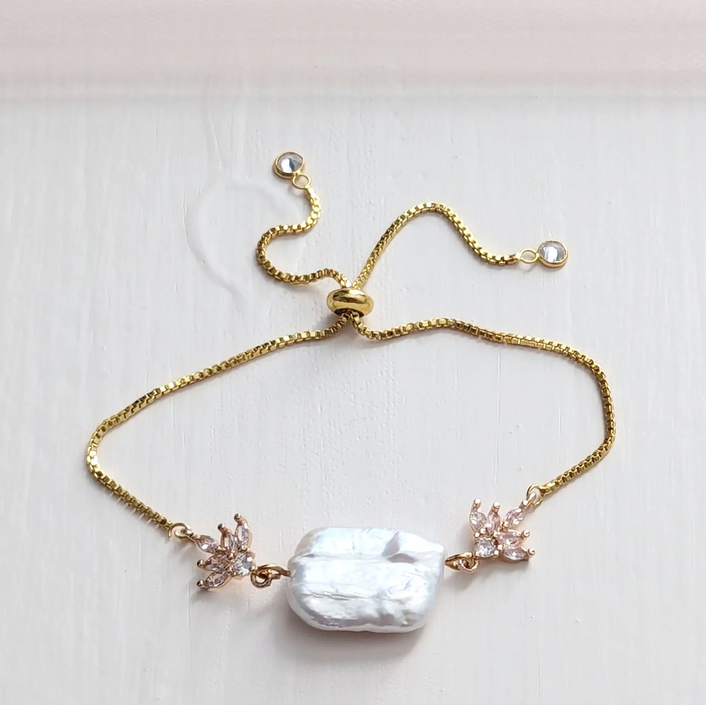 baroque pearl bracelet