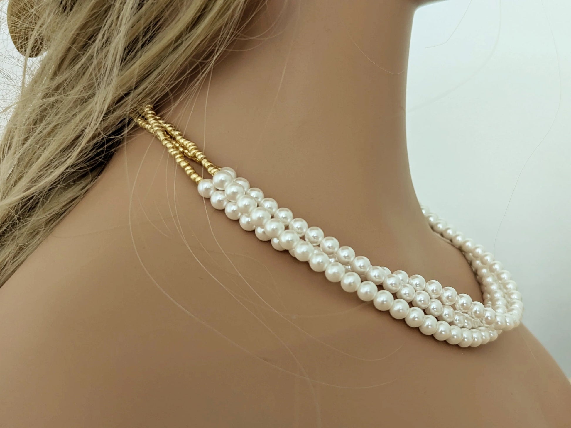 pearl necklace gold