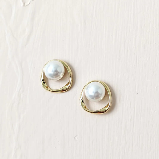 Modern Pearl Earrings | PS 374