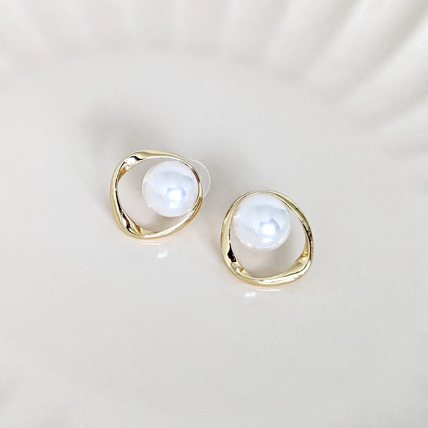 Modern Pearl Earrings | PS 374