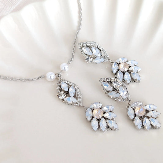 White Opal Vintage Style Necklace - JazzyAndGlitzy