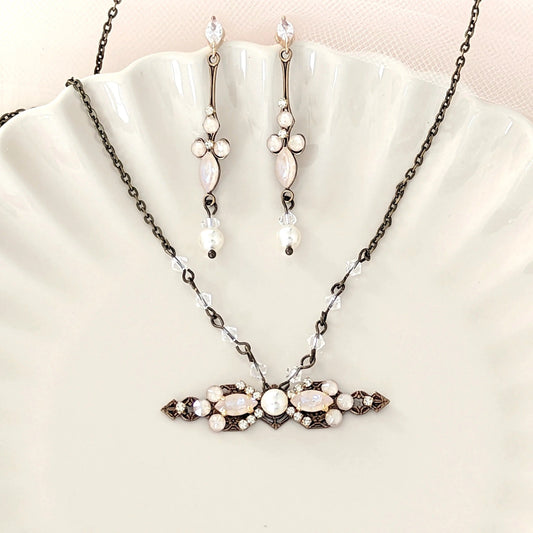 Vintage Style Crystal Wedding Necklace - JazzyAndGlitzy