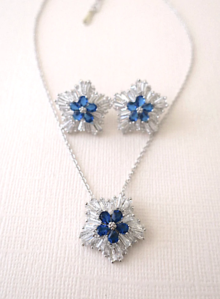 blue flower necklace