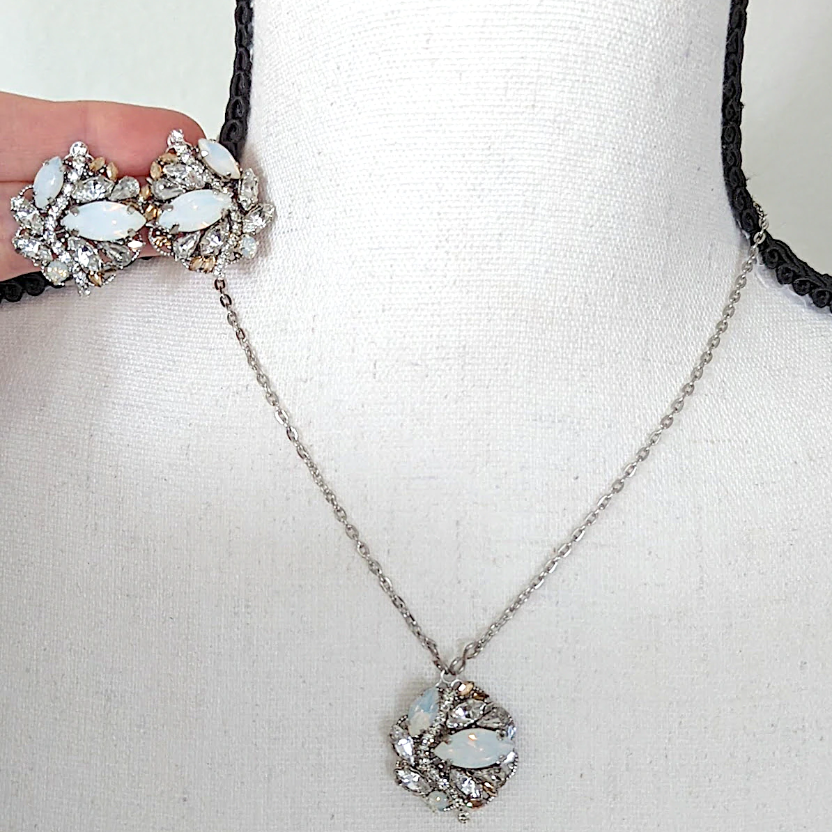 earrings and necklace sets