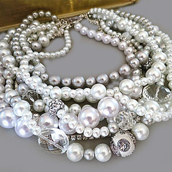 Statement necklace inspired by Audrey Hepburn's wedding style