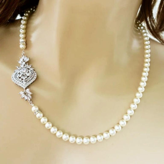 Pearl Brooch Necklace - JazzyAndGlitzy