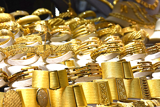 Women turn Gold wires into Jewelry in Trabzon/ Turkiye