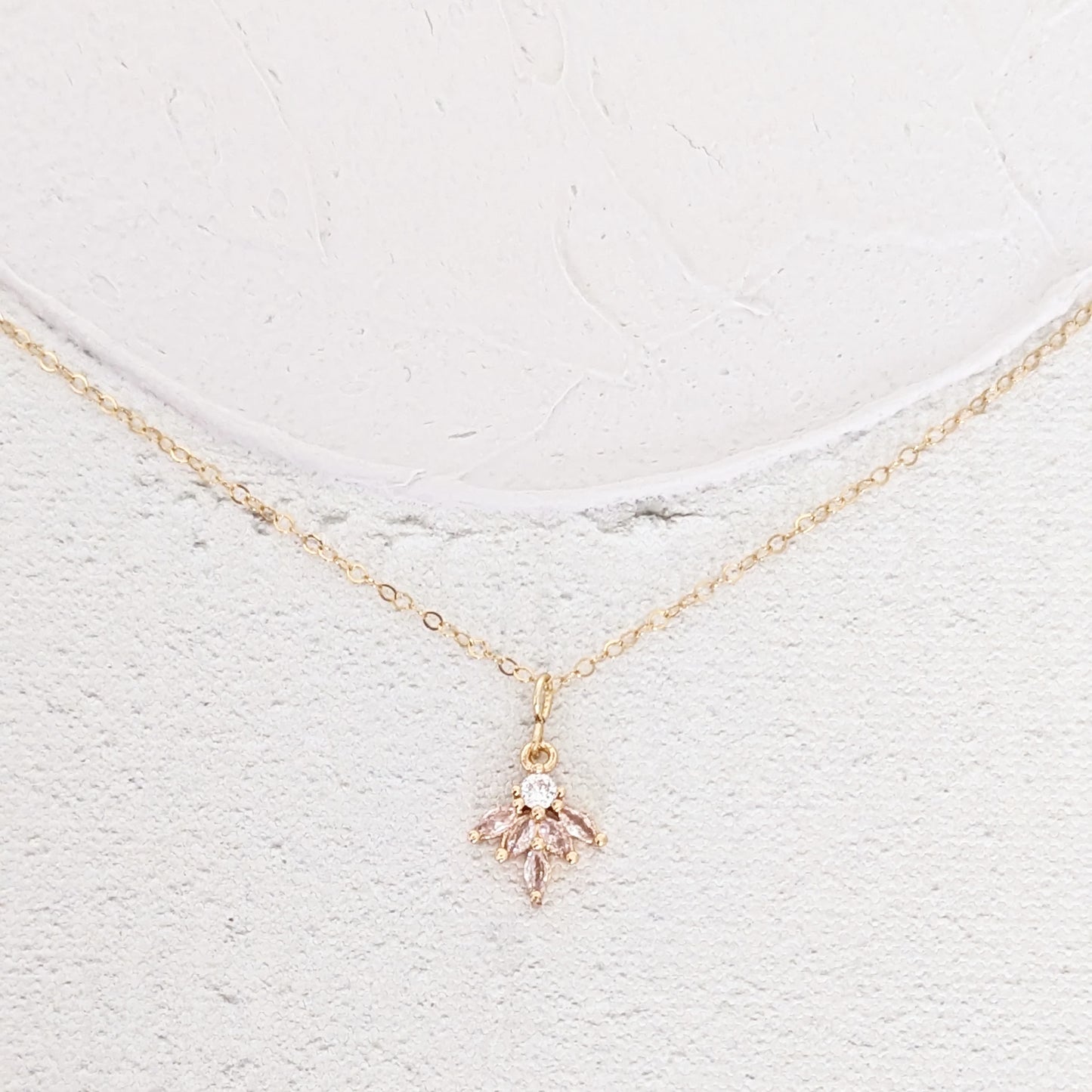 dainty women necklaces