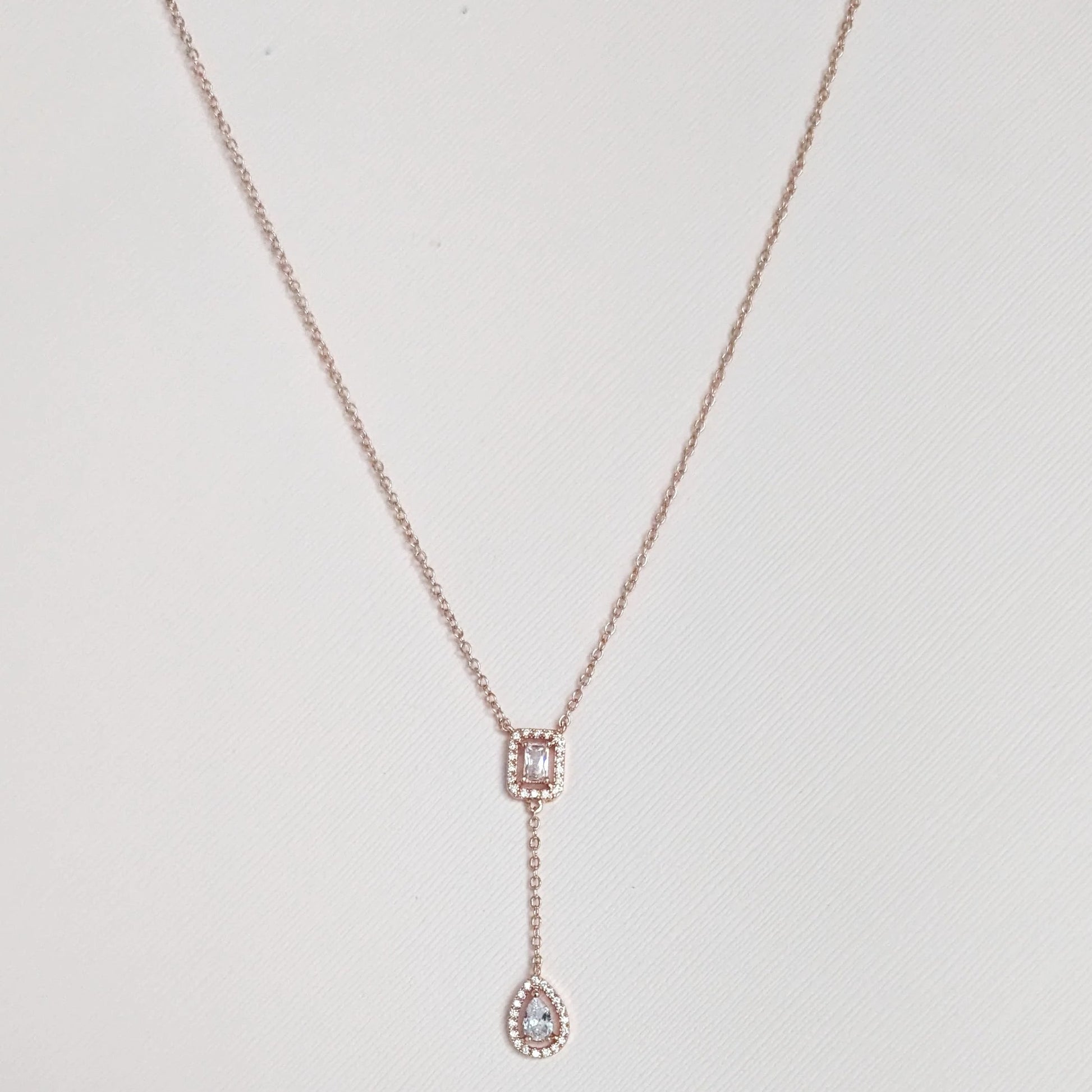 crystal y necklace