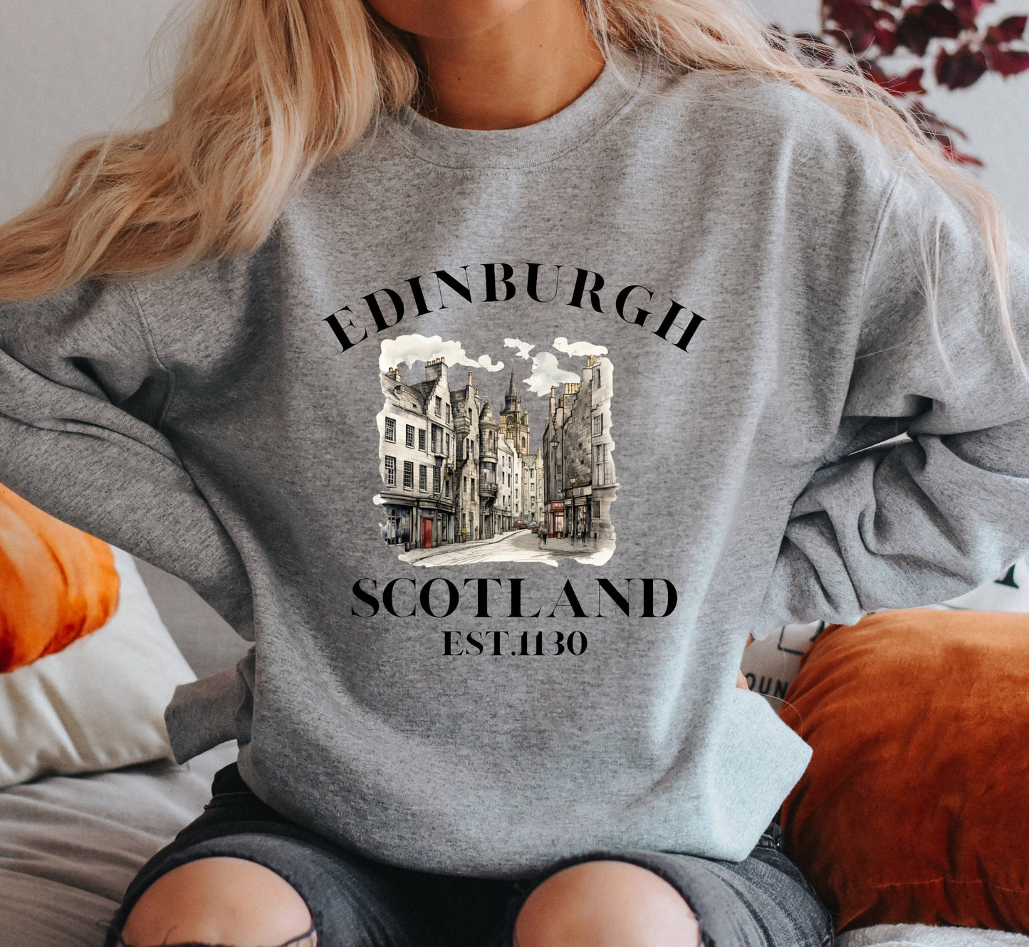 Retro Edinburgh Scotland Sweatshirt: Vintage Travel Souvenir