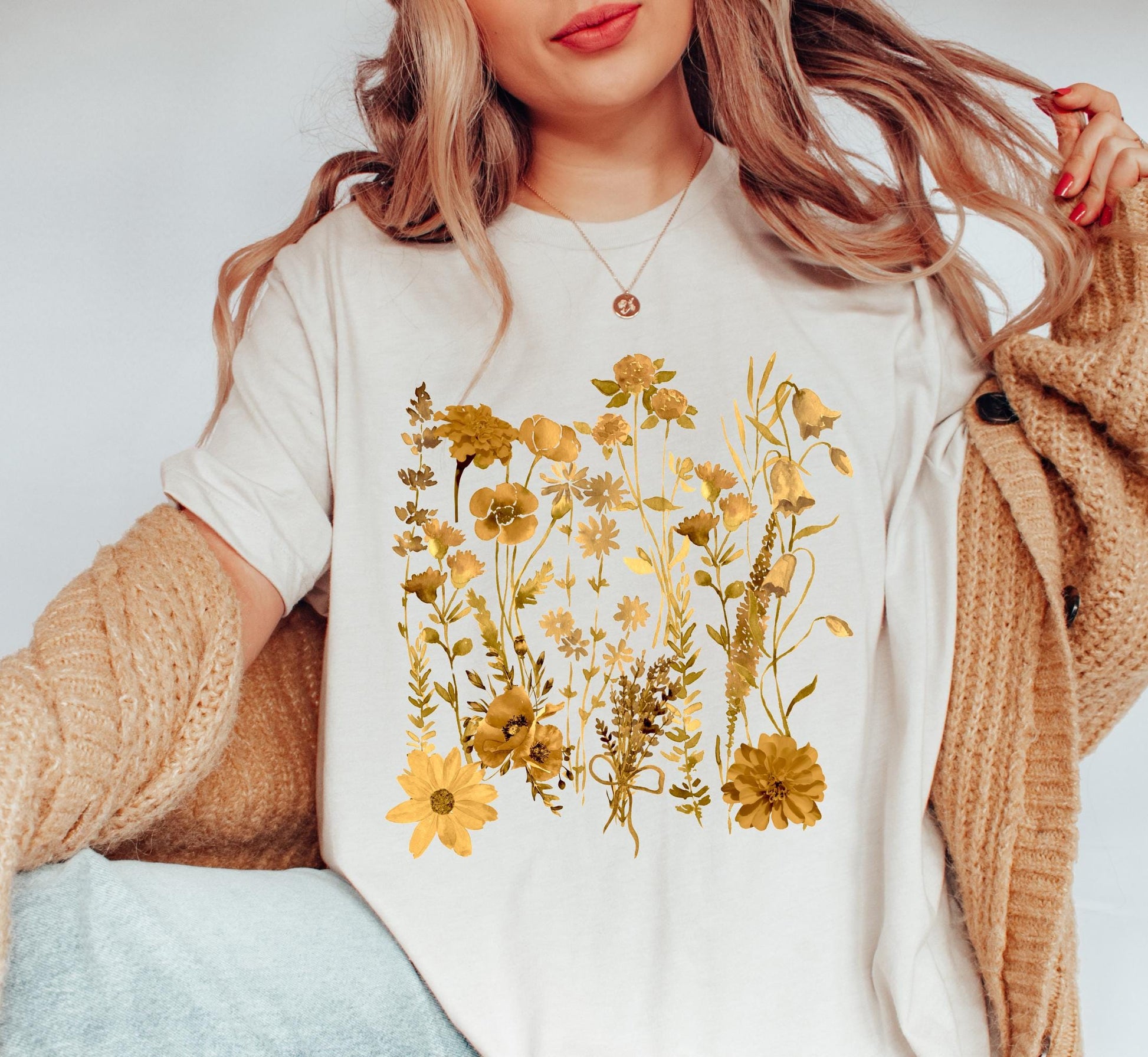 Vintage Wildflower Shirt: Retro Boho Floral Tee - Soft Cotton