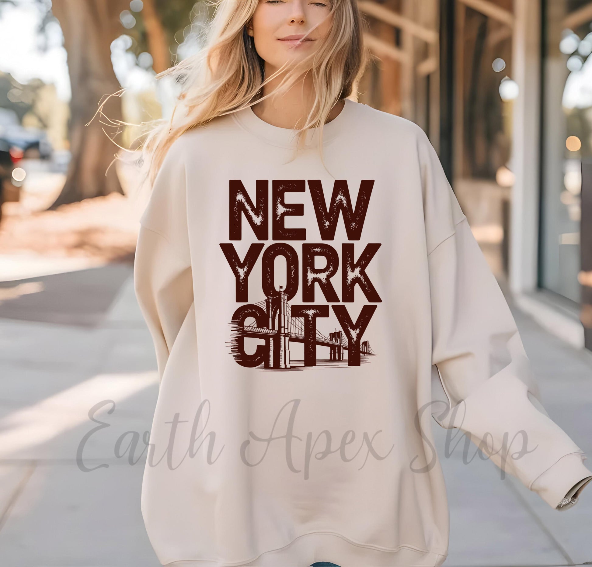 New York City Sweatshirt: NYC Crewneck Pullover - Brooklyn Bridge