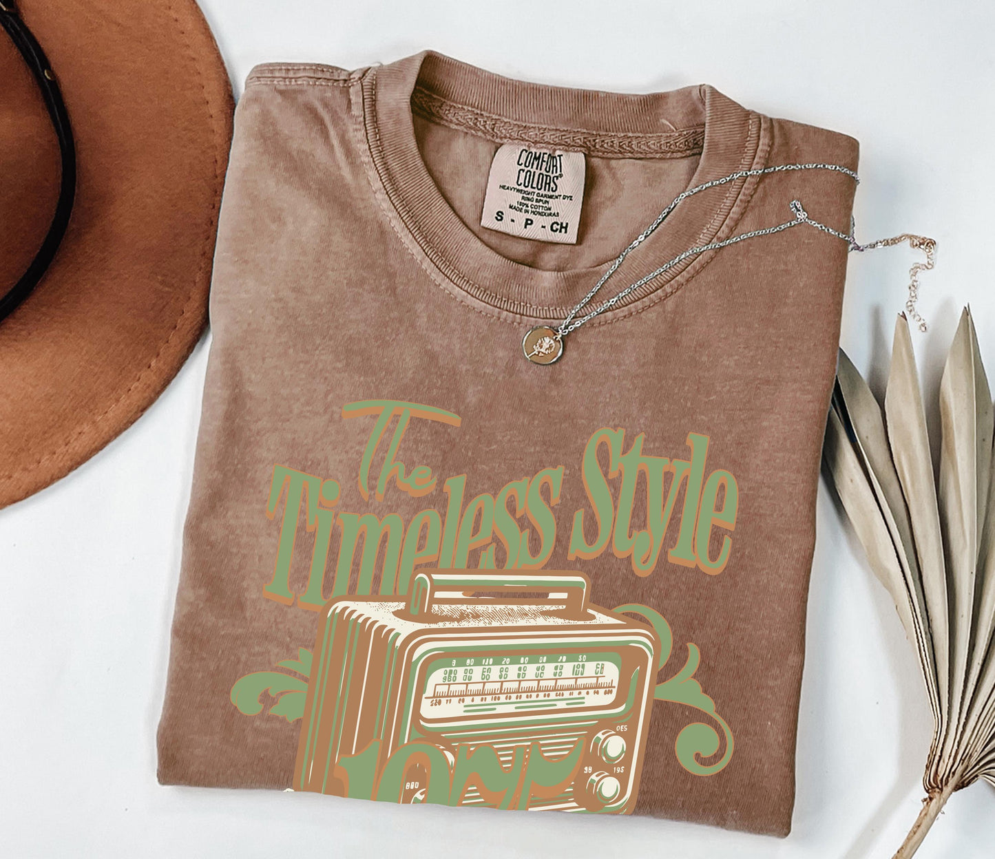 1975 Retro Radio Graphic Tee, Vintage Travel Shirt