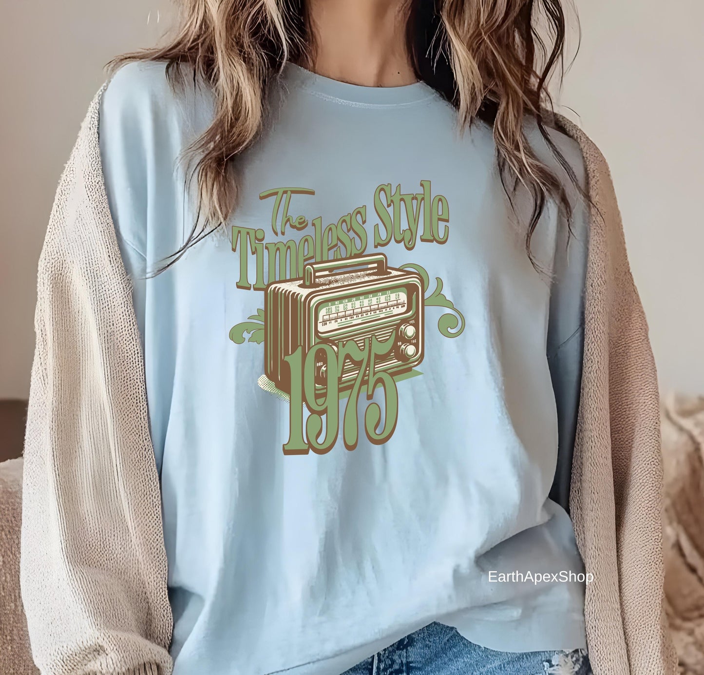 1975 Retro Radio Graphic Tee, Vintage Travel Shirt